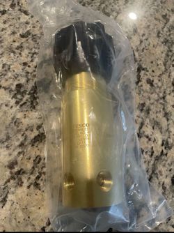TESCOM 44-1114-24 PRESSURE REDUCING REGULATOR 6000psi OUT 250 by 0psi VENT