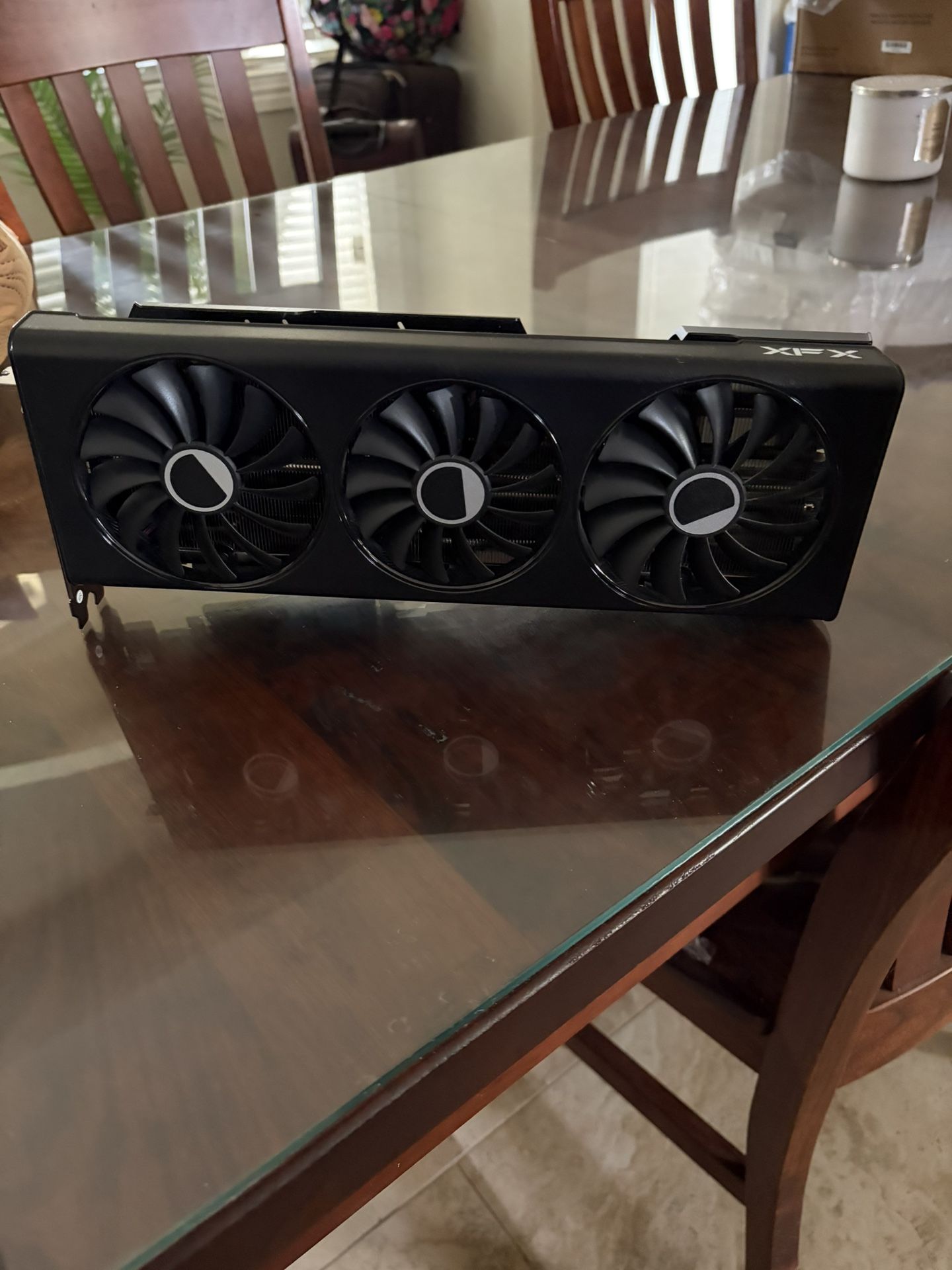 Gaming GPU XFX AMD Radeon RX 7700 XT