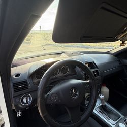 2011- C300 Mercedes-Benz