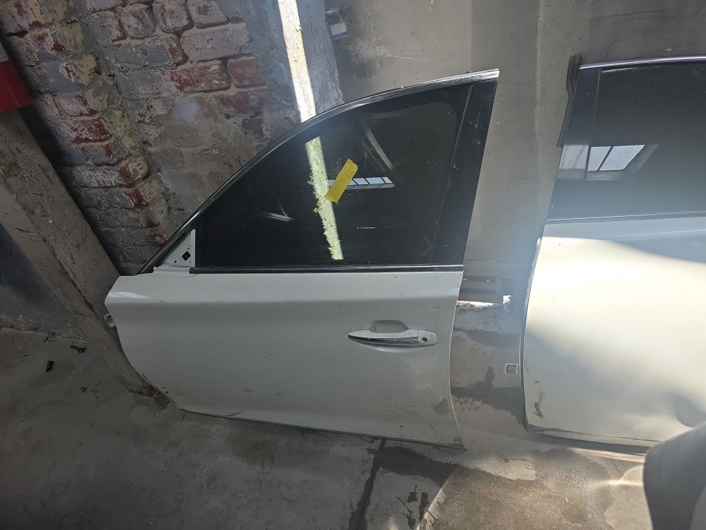 2018 Infinity Q50 Front Door Panel Assymbly