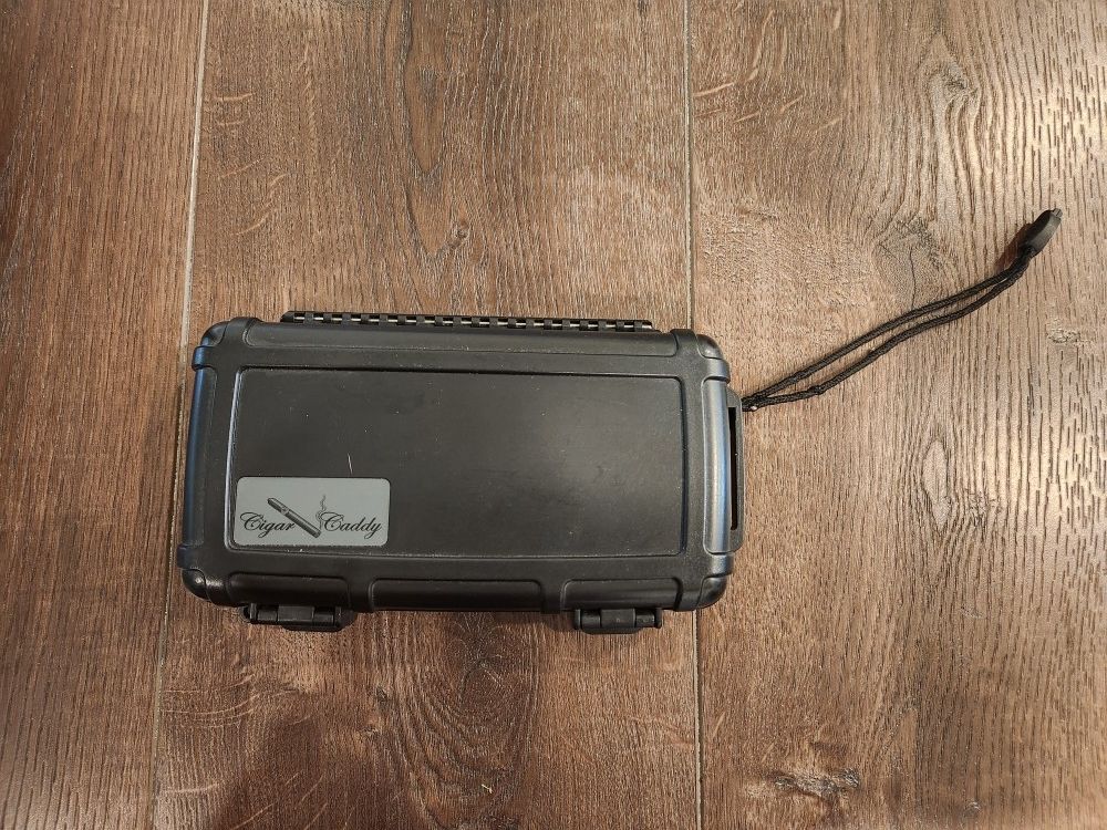 Otterbox Cigar Caddy Great For Traveling Holds 5 Cigars