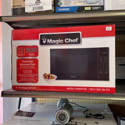 Magic Chef 1000 Watts Microwave Oven 