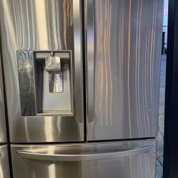 LG Refrigerator 600$ 3 months warranty works 100% close delivery