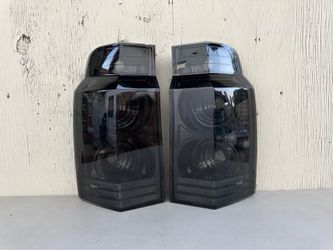 06-10 Jeep Commander Black Tail Lights