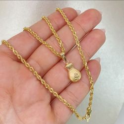 18k Gold Chain + Pendant