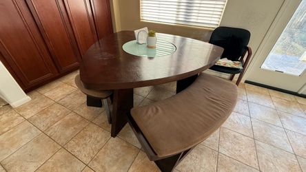 Jerome’s Dining Table Lazy Susan Built-in