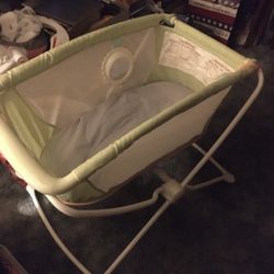 Very Nice Portable Baby Bassinet Only $20 Firm