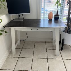 Computer Desk Width 48 in Length 24in Hight 29in