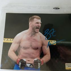 Signed Sipe Miocic 8x10 Photo With COA. 