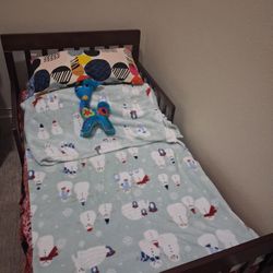 Delta Children's Toddler Bed With Mattress