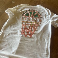 Hardly Worn Air Jordan Large VERY COOL Shirt