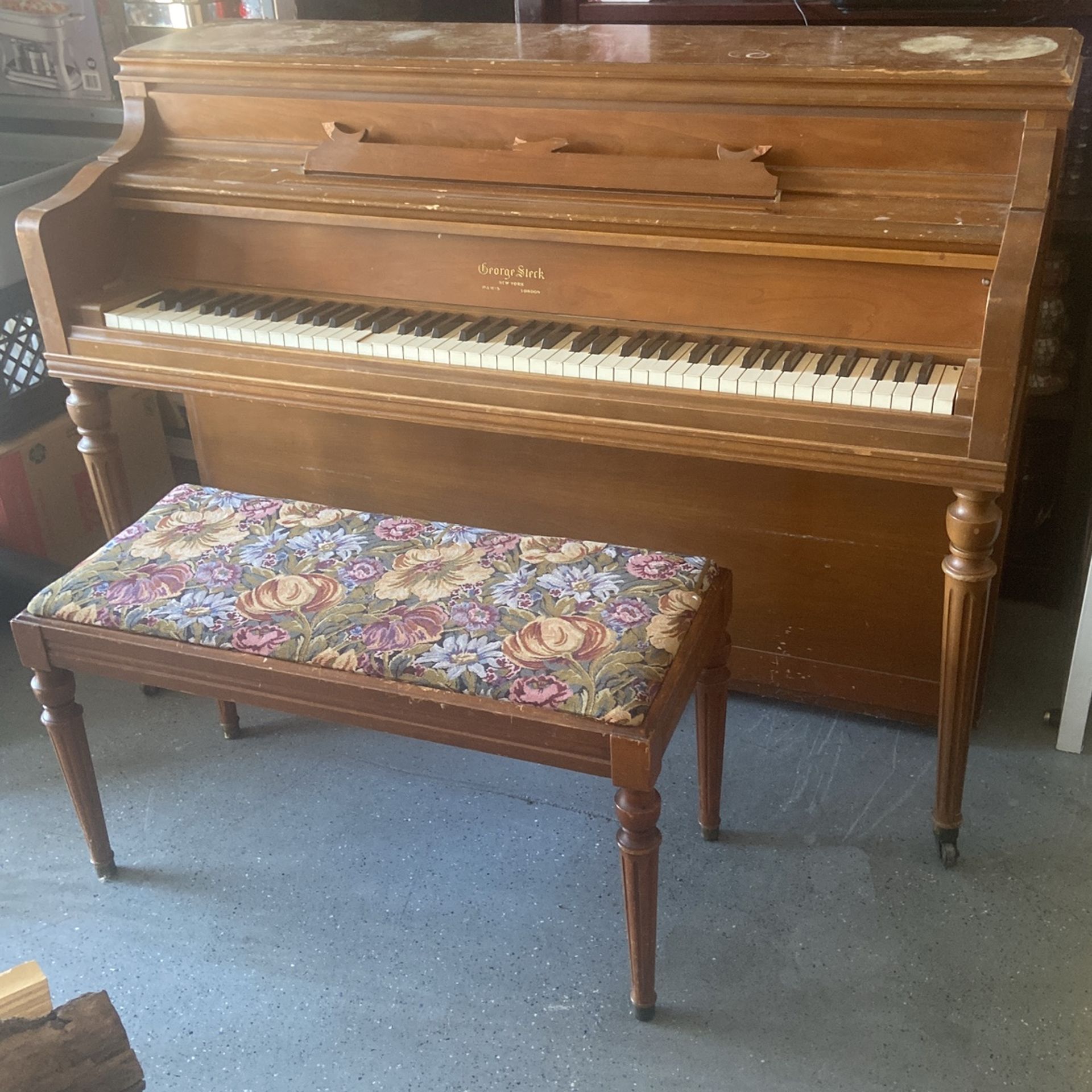 Antique Piano