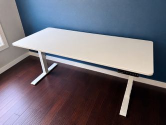 Autonomous AI Standing Desk – White Electric Sit/Stand Desk