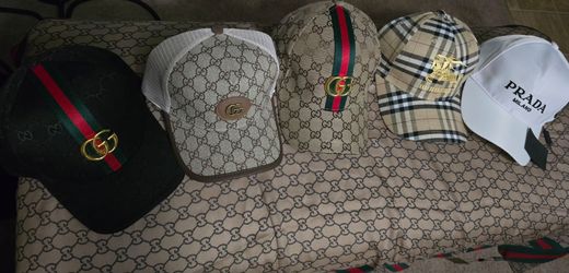 Caps