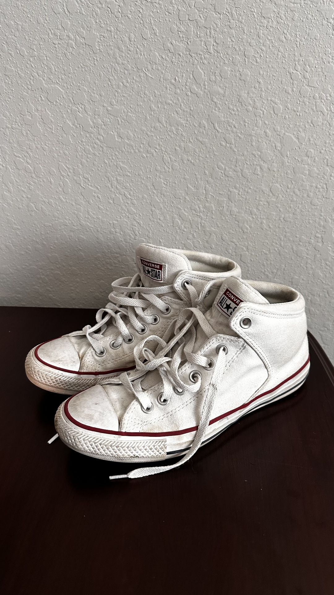 White Converse Chuck Taylor High-Tops – Men’s Size 7 Classic Style