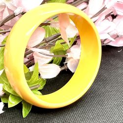 Vintage Butterscotch Bakelite Bangle 