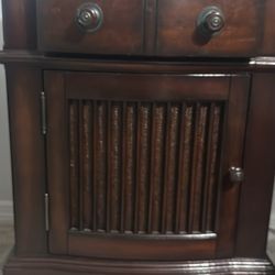 Bedroom Furniture. Dresser With Mirror And 2 Night Stands