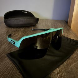 Oakley Sutro Lite 