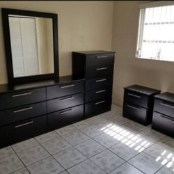 Dresser With Mirror, Chest And Two Nightstands 🌌 Comoda Con Espejo, Gavetero Y Dos Mesitas De Noche 🌌