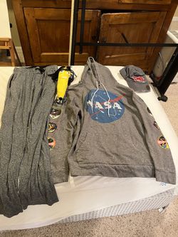 Large hoodie And Duff Hat with pants and banana Man