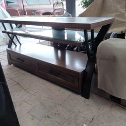 Good TV Stand 