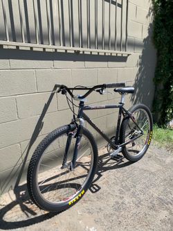 Specialized Rockhopper mountain bike 26”