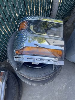 Headlight Assembly Chevy Silverado