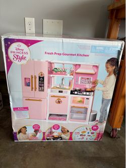 New Disney princess gourmet kitchen