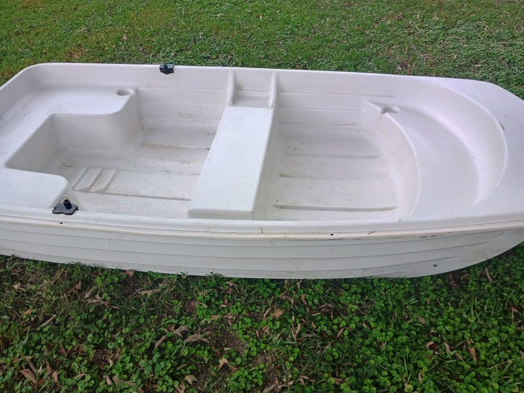Sun Dolphin 3 Man Boat