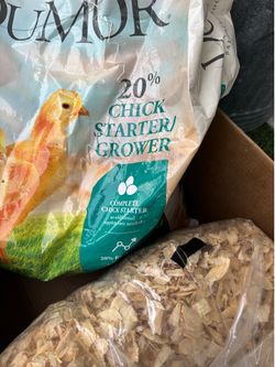 Chicken food + Bedding