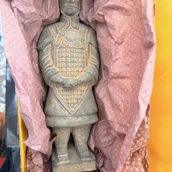 China Statue $10