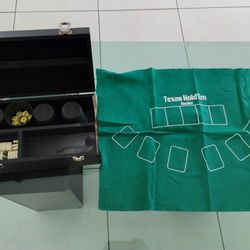 Texas Hold Em Table Cloth Dices Cups Dominoes