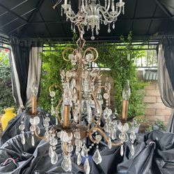  Chandelier 