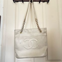 Vintage Chanel cc chain bag