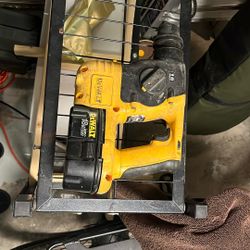 Dewalt Rotary Hammer Drill 18V XR+ NiCD Good Condition 8869