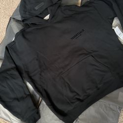 Fear of god black essentials size M