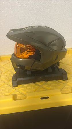 Halo 3 Legendary Edition Helmet (COMPLETE WITH STAND/no game)