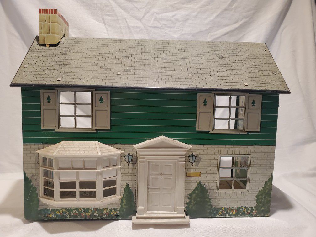 1968 VINTAGE MARX TIN METAL COLONIAL DOLL HOUSE VG/VVG Condition With Furniture 