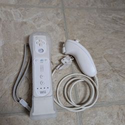 Nintendo Wii Controller, Nunchuck, Motion Plus Adapter and Sleeve