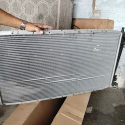 RADIATOR FOR 1997 FORD EXPEDITION 