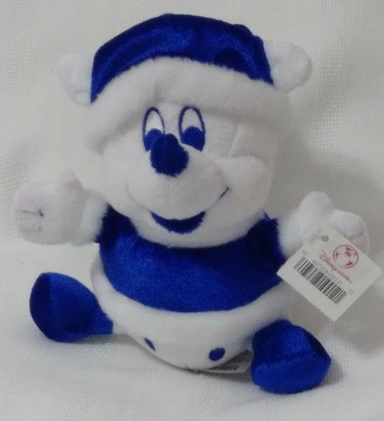 New Wuth Tags Disney Store Retired Christmas Holiday White Winter Wonderland Mickey Mouse Plush Bean Bag Doll