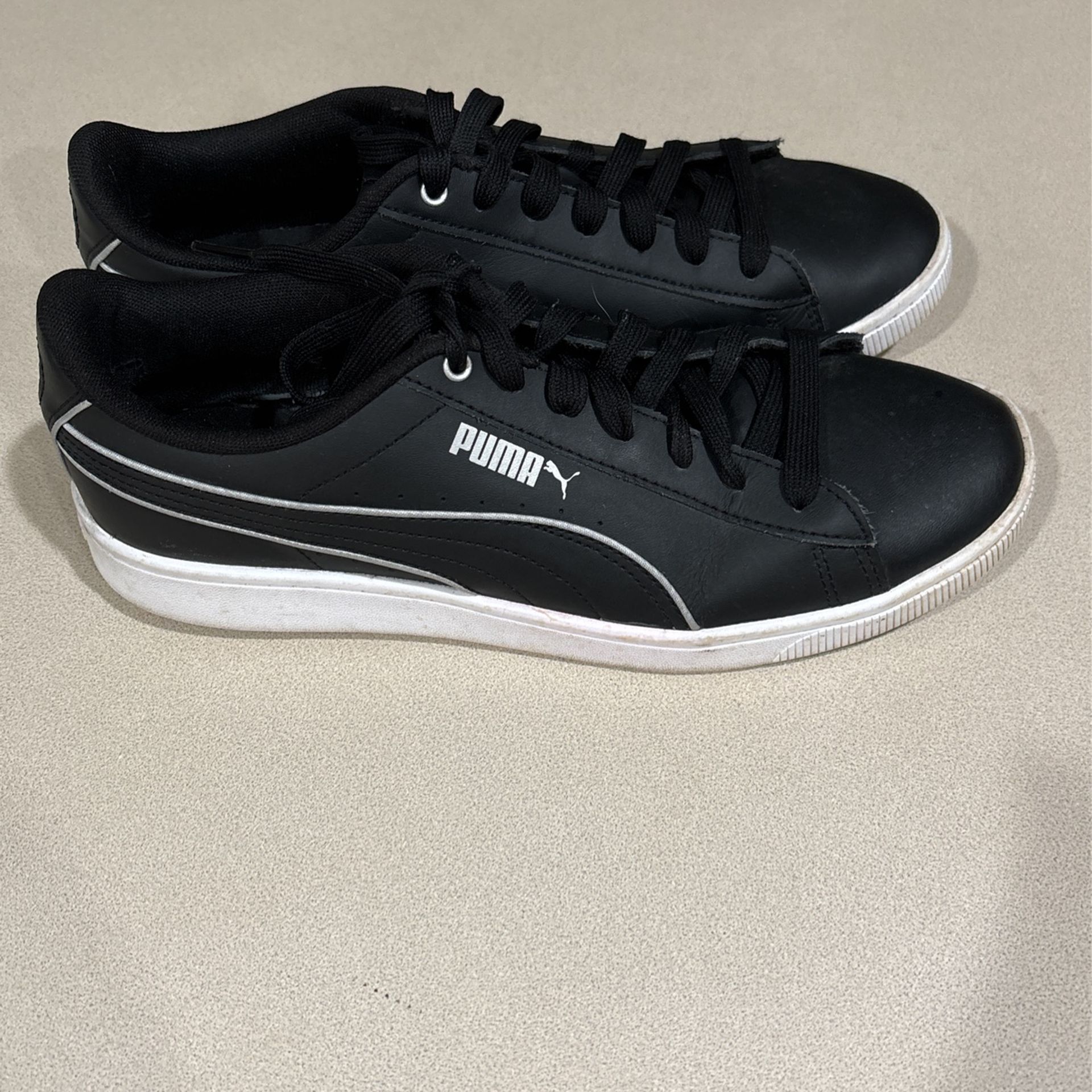 Ladies Puma Shoes