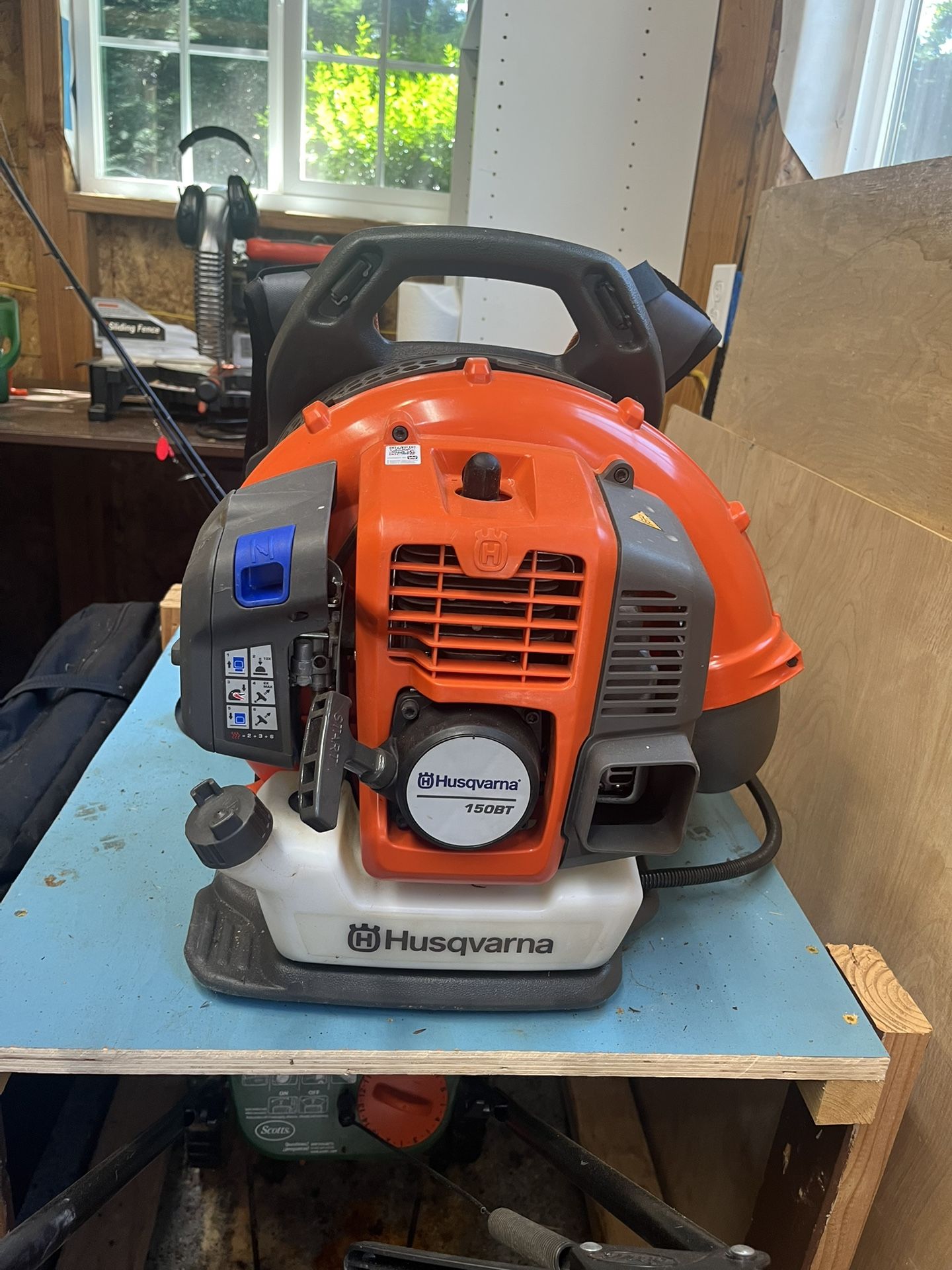 Husqvarna Gas Leaf Blower