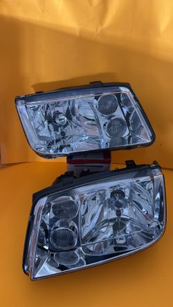 Headligts Jetta 99-05