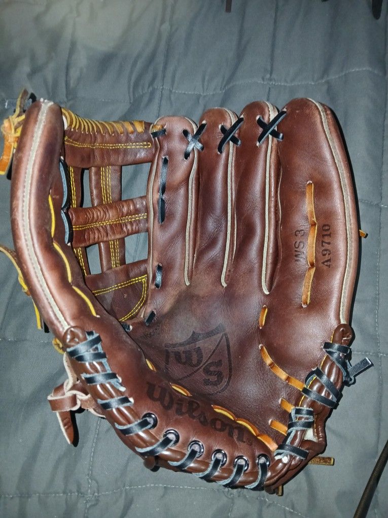 WILSON -13 -INCH SLOW PITCH SOFT BALL GLOVE