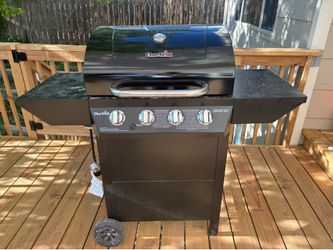 Charbroil Advantage gas grill