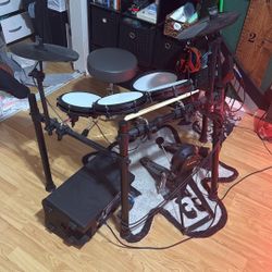Alesis Nitro Max