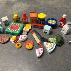 Play Kitchen Accessories Toys (Good condition) PICK UP IN CORNELIUS 