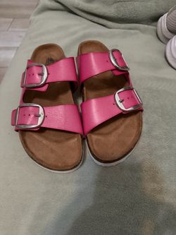 Women’s shoes size 8