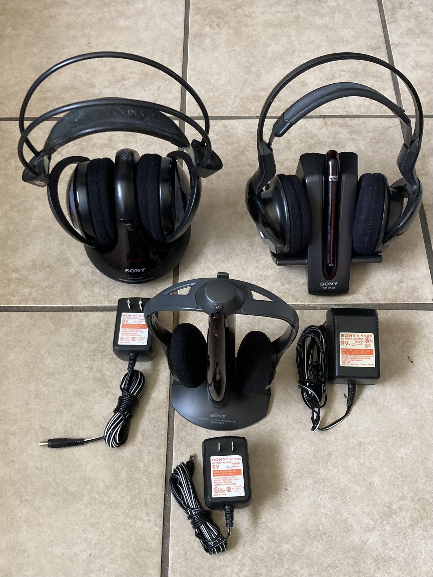 WIRELESS HEADPHONES 